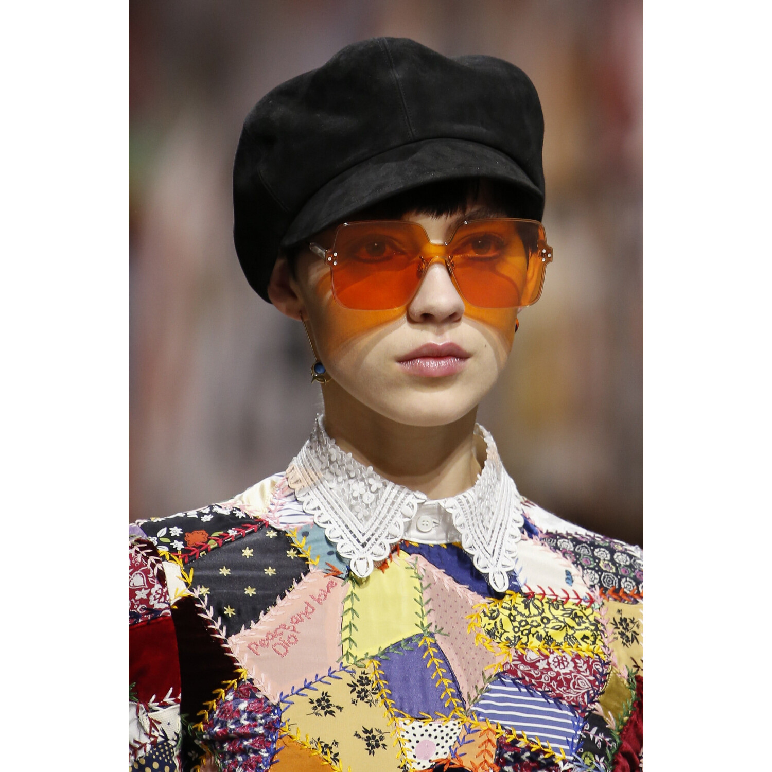 Фото Details Christian Dior , Details Dior Fall 2018 Ready-to-Wear , Детали показа Кристиан Диор , Детали показа Диор осень зима 2018 , Fashion show , неделя моды в Париже , PFW , Мария Грация Кьюри , Mainstyles
